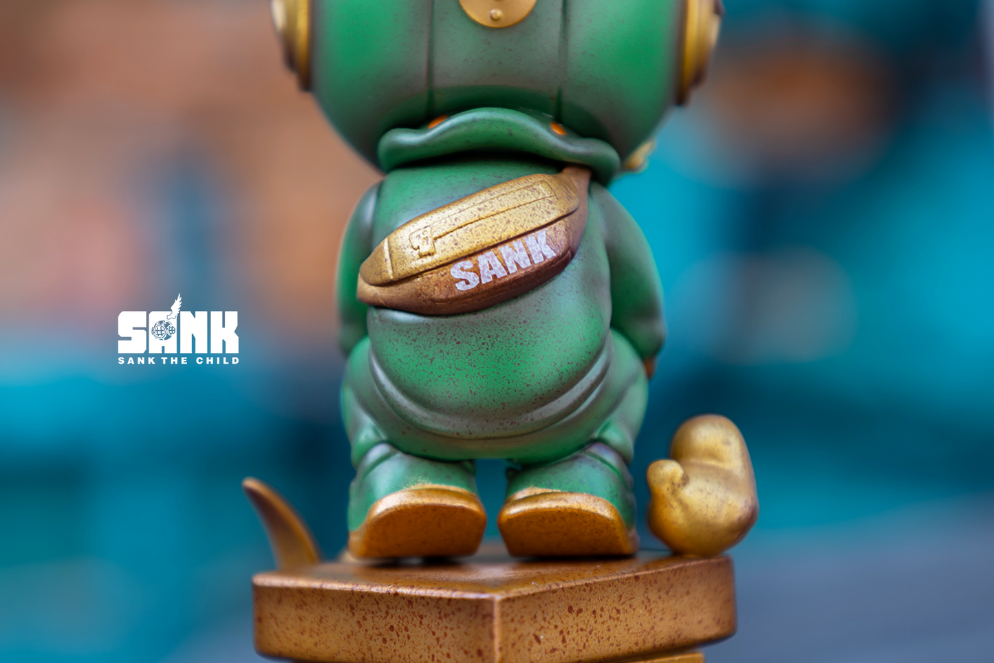 sanktoy miniature art toy back