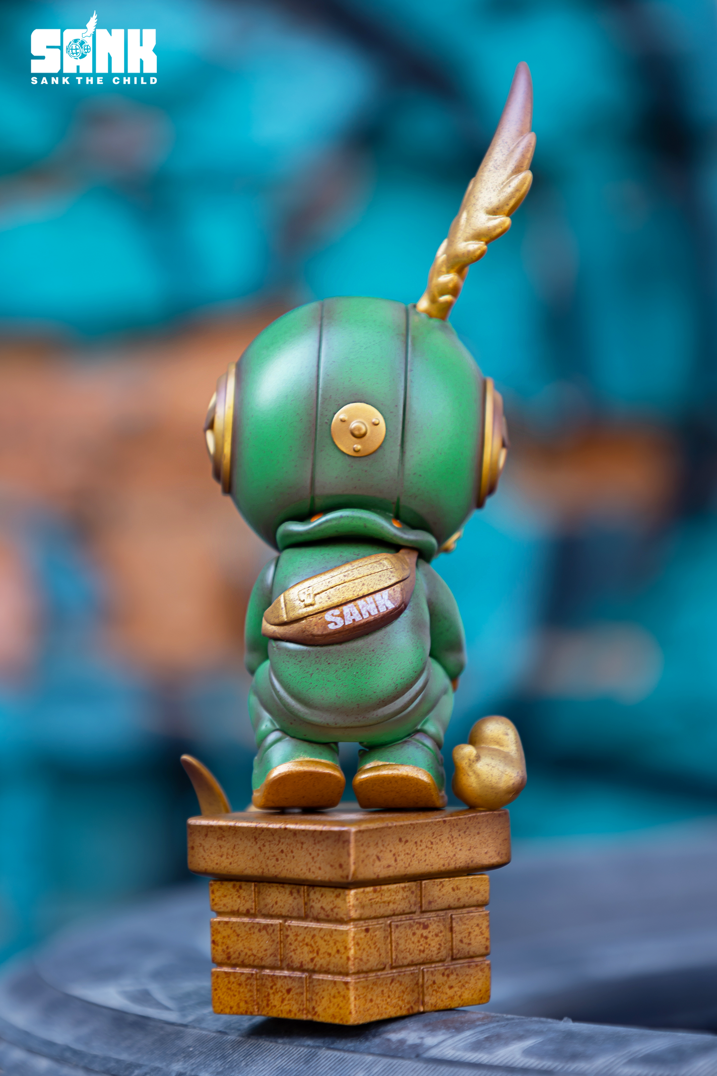 sanktoy miniature art toy back