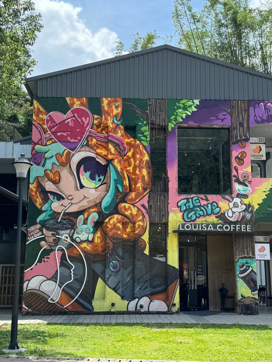Louisa Coffee Checheng Store: Street Art Meets Bearbrick School