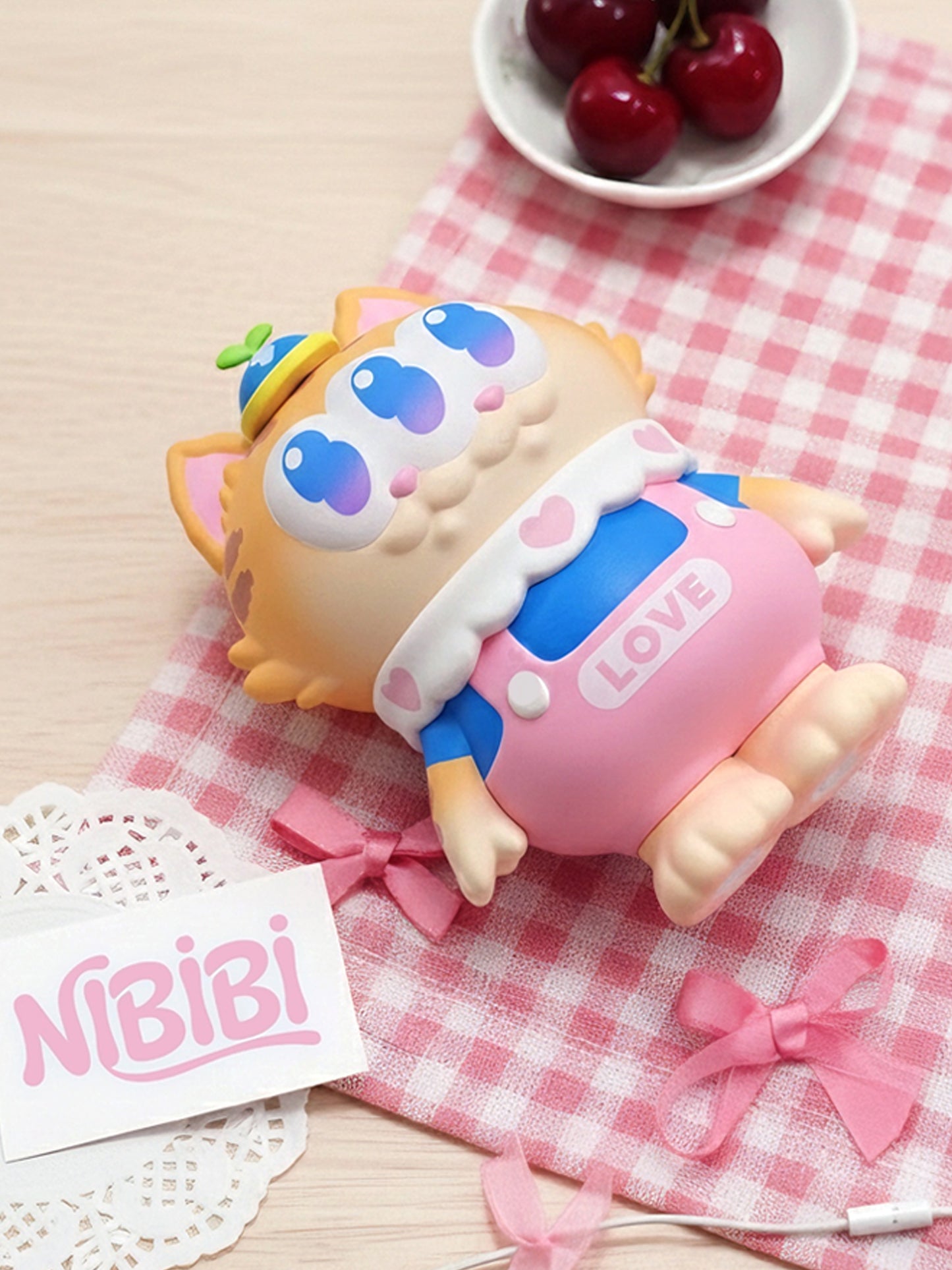 OFFART x NIBBI Three-Eyed Cat Statue