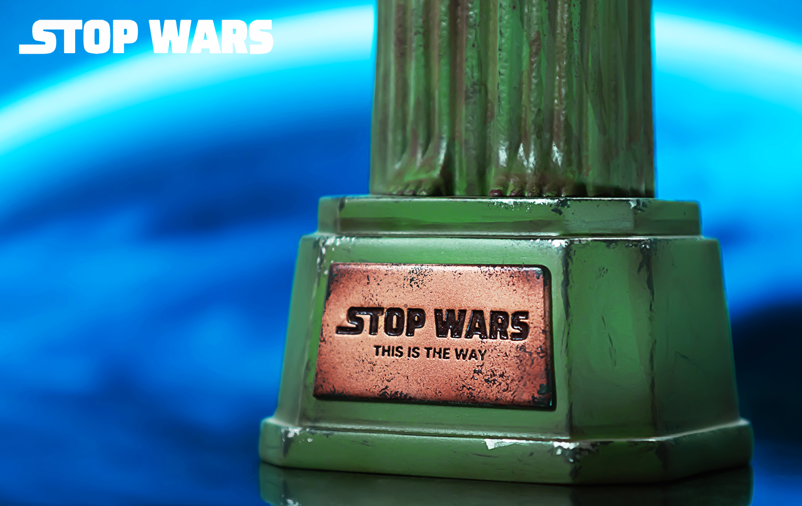 Stop Wars Mandalorian art toy bottom