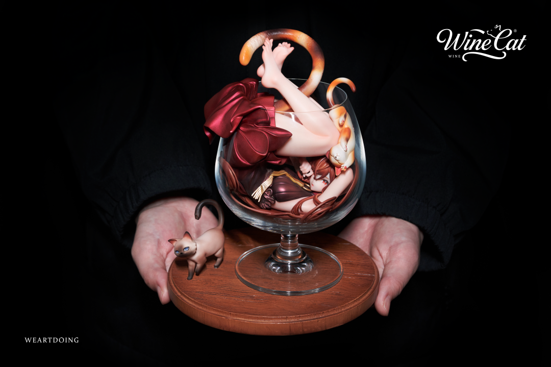 WeArtDoing Wine Cat Red Art Figure