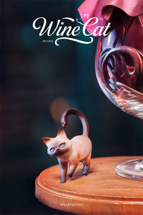 WeArtDoing Wine Cat Red Art Figure